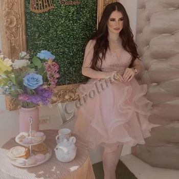 Caroline Lovely, Светло-Розовая майка с бисером, Короткая юбка, Вечернее платье с V-образным вырезом, Без рукавов, Трапециевидное платье для выпускного вечера, сшитое на заказ, Vestidos 10