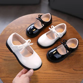 Весенние новые туфли для маленьких девочек; Детские туфли принцессы с милым бантом; однотонные модельные туфли для девочек на плоской подошве; цвет Черный, белый; SH107;