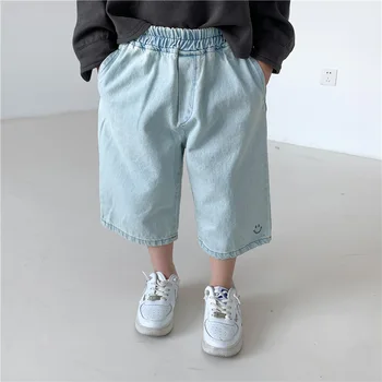Детские легкие джинсовые брюки длиной до икр, джинсы свободного кроя с вышивкой в виде смайлика для мальчиков и девочек 11