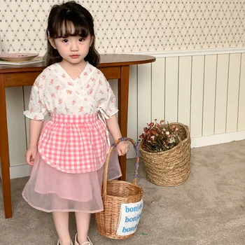 Комплекты одежды для девочек 2-6 лет, Летняя Корейская детская одежда 2023 года, топы с короткими рукавами в цветочек для девочек + Розовая сетчатая юбка, нагрудник, 3 шт. 10